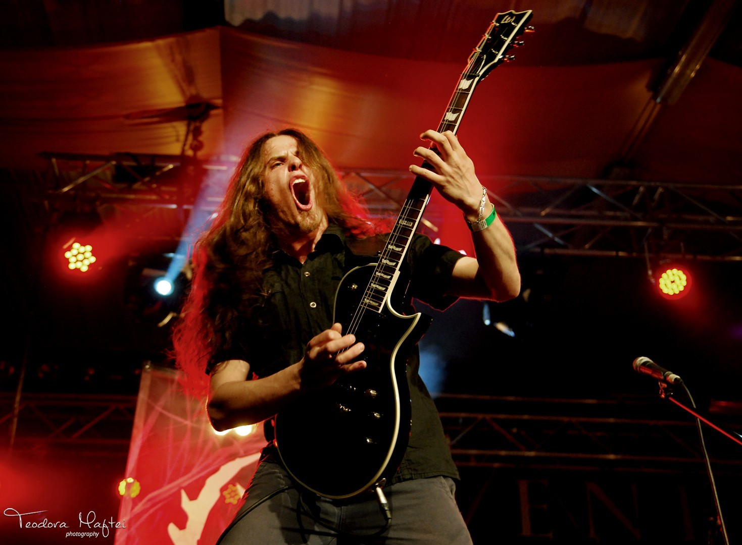 Arch Enemy, Krepuskul si Goodye To Gravity. Un concert electrizant, care a zguduit Bucurestiul. GALERIE FOTO