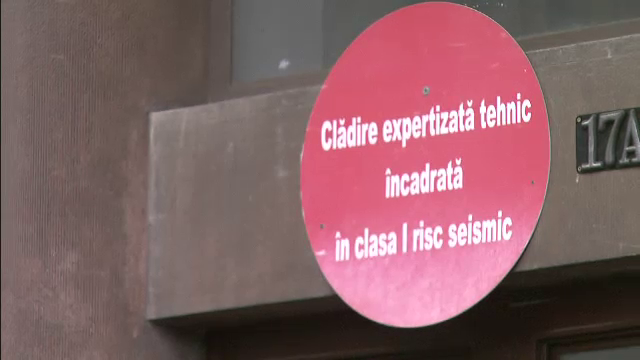 "Dupa 20 de ani". De ce merg in ritm de melc lucrarile de consolidare a cladirilor cu risc seismic? "Vreau sa mor asa, acasa"