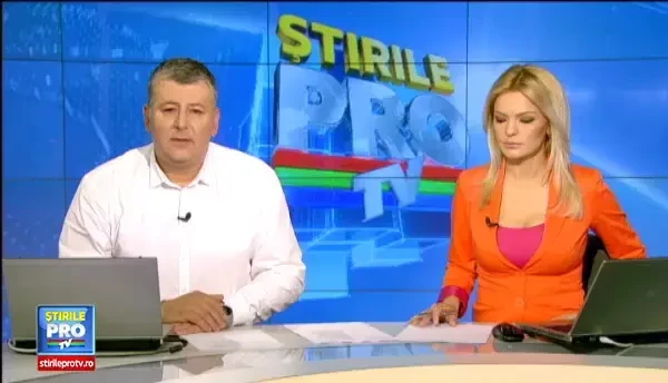 Imagini de groaza in India: doua trenuri s-au ciocnit, iar 6 vagoane au sarit de pe sine. 40 de morti si 100 raniti. VIDEO