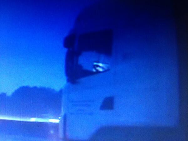 Sofer de camion filmat in timp ce vorbea pe Skype in trafic, pe autostrada. Reactia politistilor