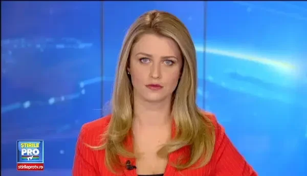 Varful viiturii de pe Dunare a ajuns miercuri in Romania. La Tulcea, ca sa ajungi pe feribot trebuie sa treci prin apa