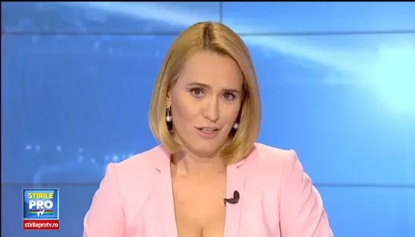 "Pentru altii un liceu, pentru noi un stil de viata". Despartirea cu lacrimi in ochi dintre profesori si elevii de la Lazar