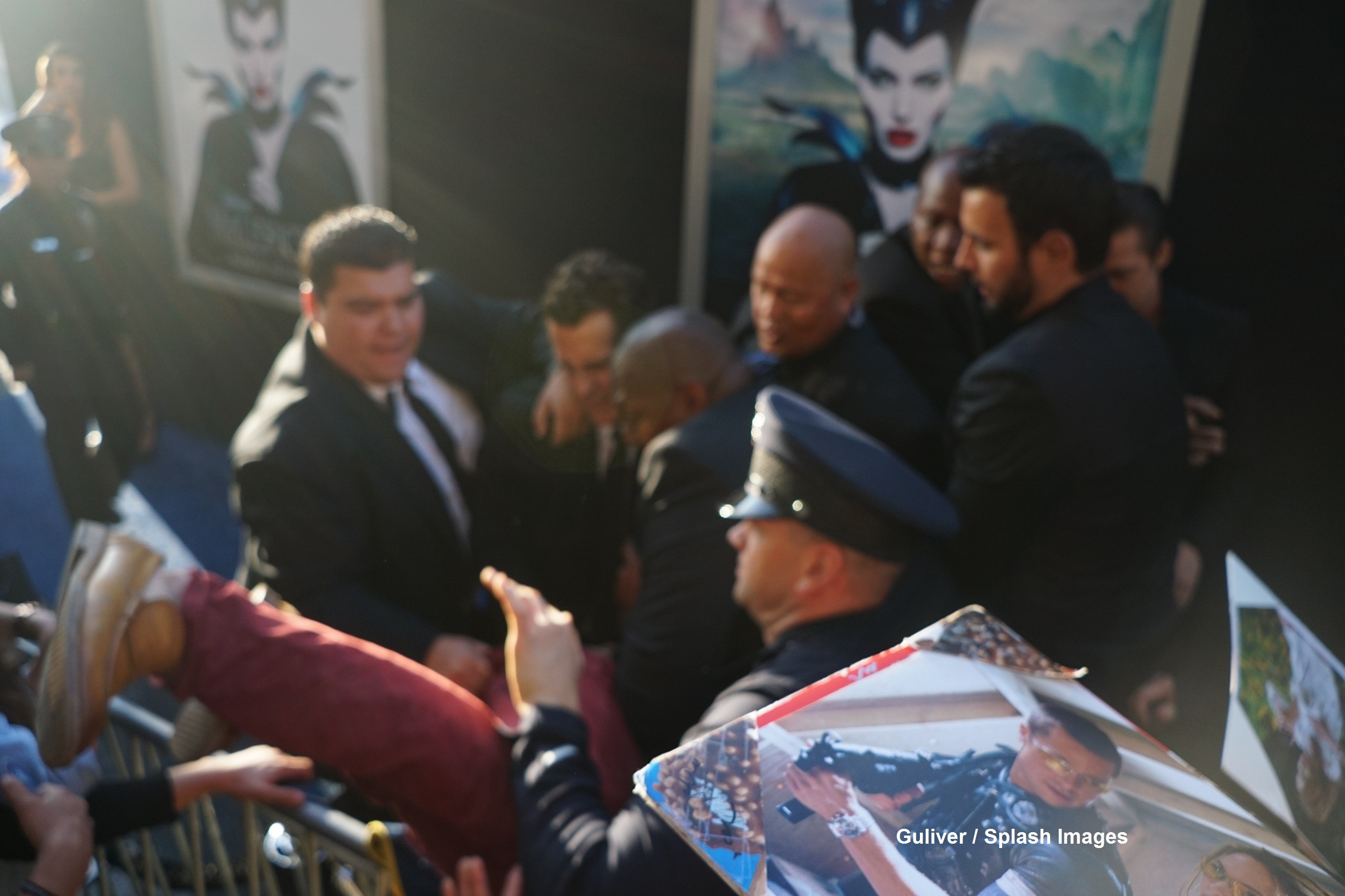 Brad Pitt, lovit in fata de un barbat, la premiera filmului "Maleficent". Agresorul a fost arestat