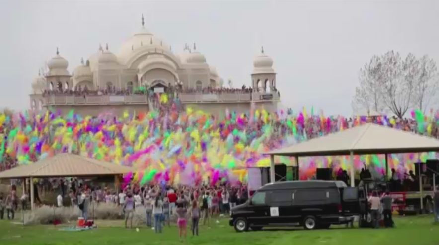 Sarbatoarea hindusa a culorilor a ajuns si in Romania. Bucurestenii vor petrece alaturi de DJ-ii Pro FM Greeg si Onuc