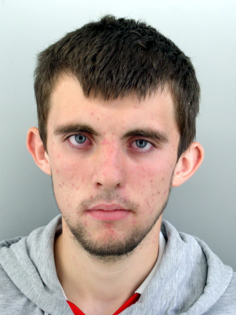 L-ati vazut? Un minor de 17 ani din municipiul Cluj-Napoca, judetul Cluj, a disparut de acasa