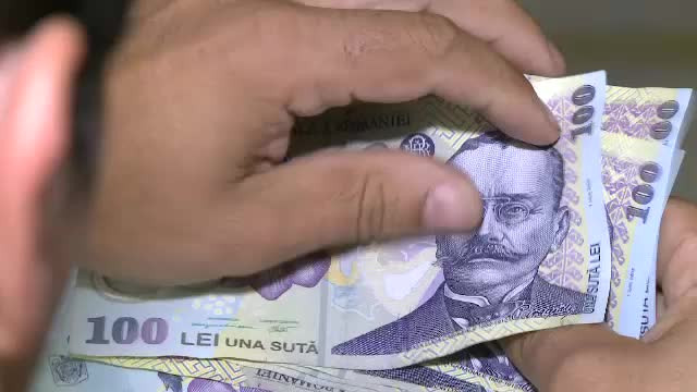 Schema "banii sunt falsi" sau cum au reusit hotii sa mute metoda "accidentul" direct la usa victimelor