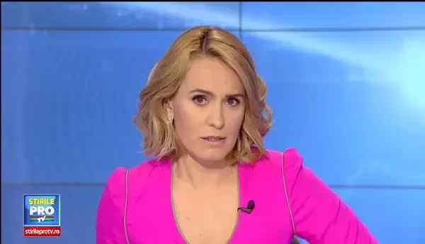 A coborat dintr-o masina de lux in mijlocul scandalului. Primire ostila pentru Preasfintitul Ioachim la un priveghi in Bacau