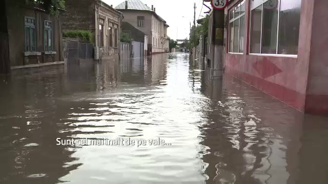 COD GALBEN de inundatii in sapte judete, pana miercuri dimineata. Zonele puse in pericol de ploile cazute marti seara