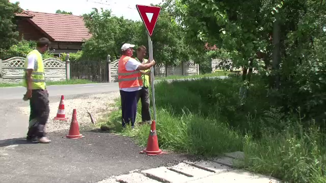 Legatura nebanuita dintre hoti si accidentele rutiere. Afacerea ridicata pe furtul de semne de circulatie