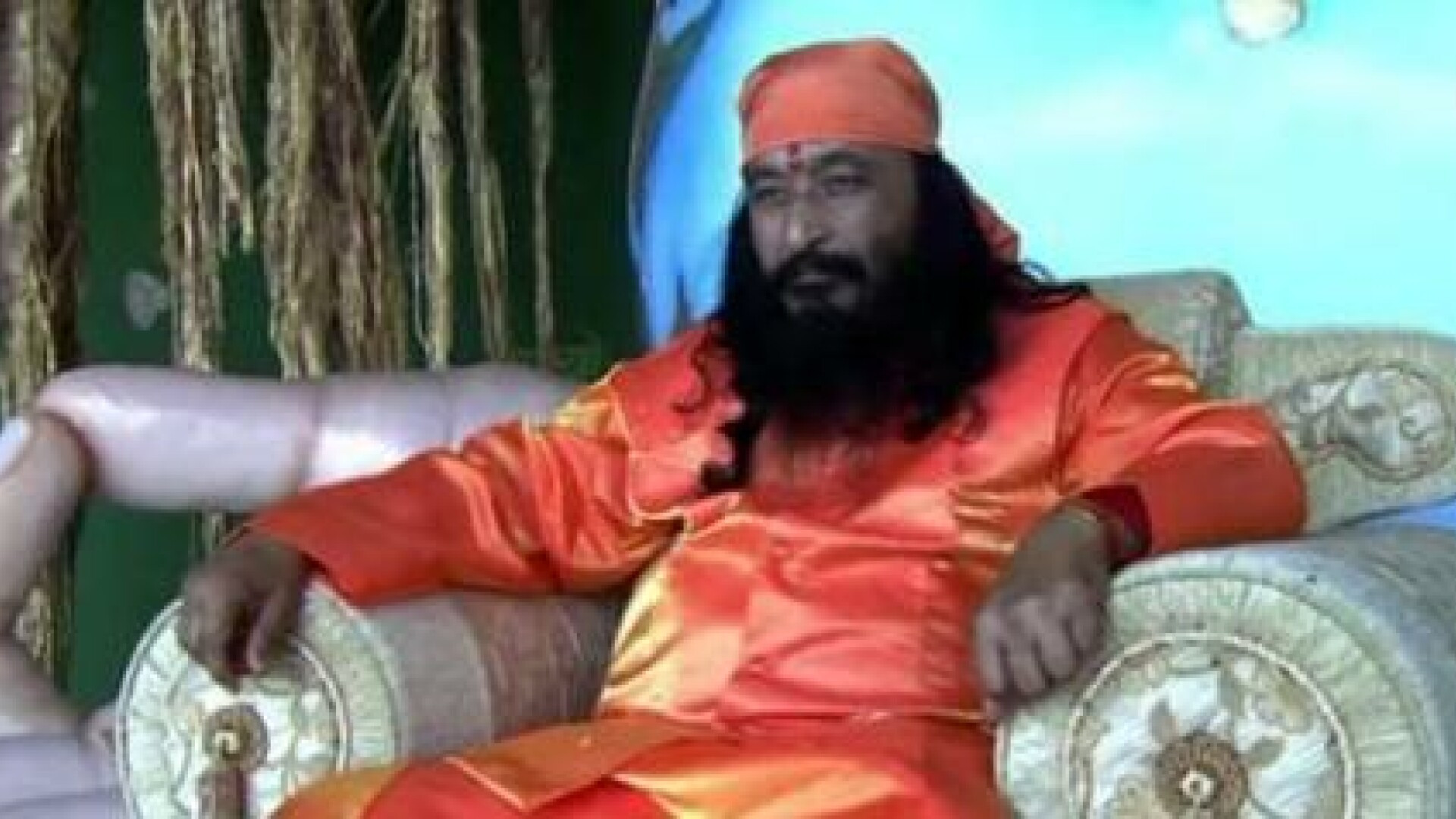 Cazul straniu al unui lider spiritual din India: e mort sau in meditatie profunda? Un tribunal trebuie sa decida