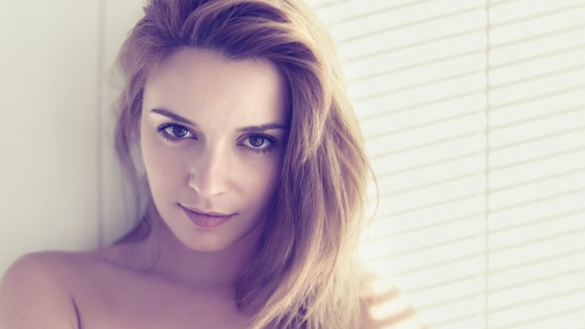 Diana Dumitrescu, transformata complet prin desene pe piele de artistul italian Guido Daniele