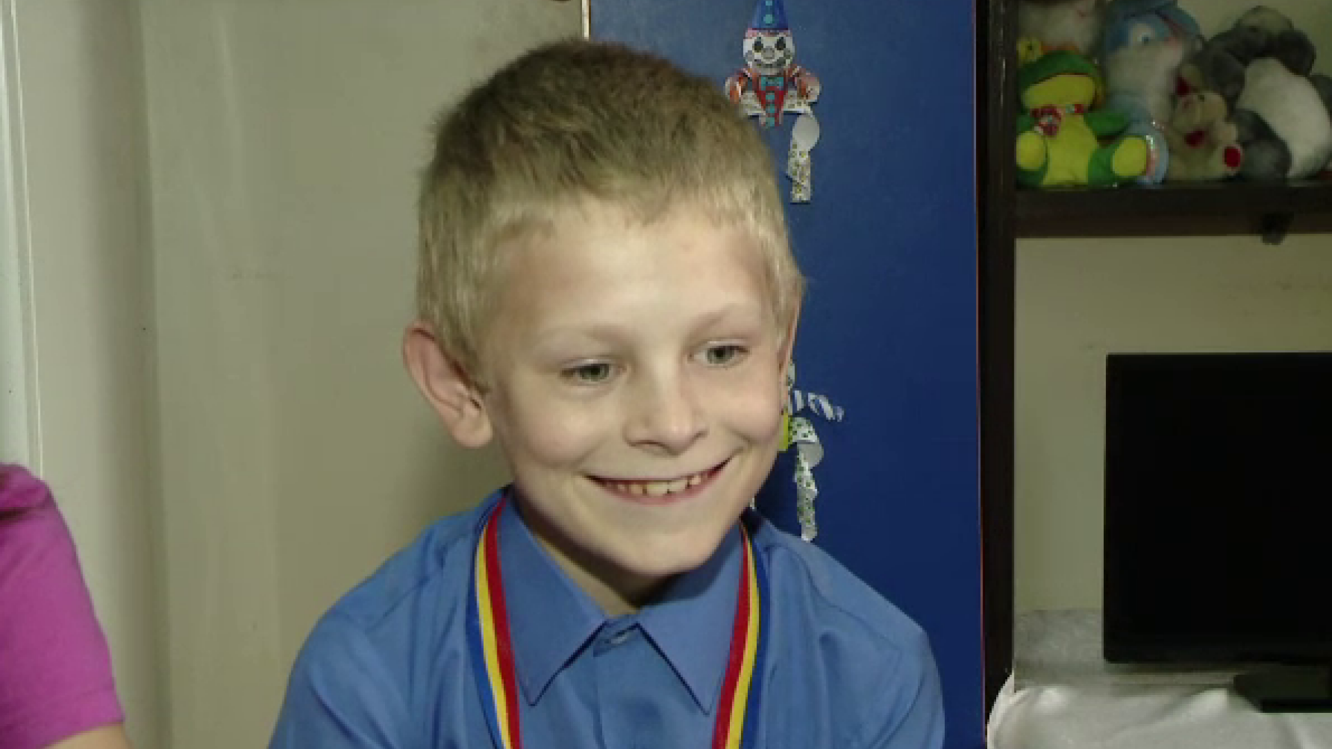 Un tata sarac a mers pe jos 25 de km ca sa-si vada copiii aflati in grija statului. Gestul modest cu care i-a facut fericiti