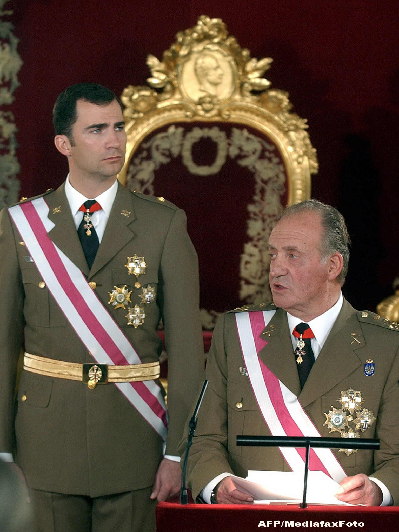 Juan Carlos al Spaniei si Printul Felipe