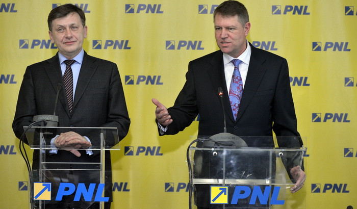 Klaus Iohannis e noul presedinte interimar al PNL, pana la congres. "As candida la presedintie, daca mi se va propune"