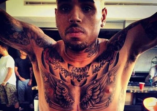 Chris Brown, investigat din nou pentru violenta. Femeia pe care ar fi batut-o rapperul american intr-un hotel din Las Vegas