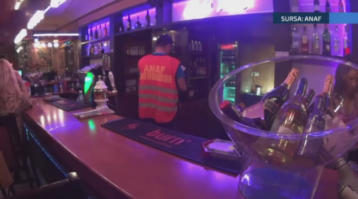 Bauturi fara acte in locauri cu pretentii de pe Bulevardul Decebal din Capitala. Amenzile depasesc 100.000 de euro