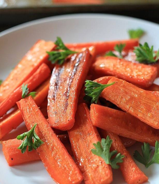 Cum trebuie sa ne alimentam pe timp de canicula. Recomandarile medicilor pe timp de vara