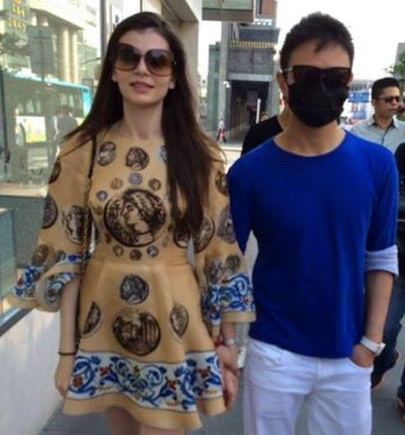 "Plimbare romantica in Shanghai". Cum a aparut Mr. Pink, intr-o poza postata pe Facebook