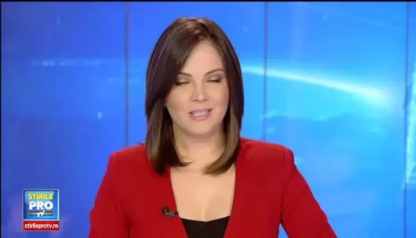 A lasat toata sala fara respiratie. Rihanna a imbracat o rochie transparenta la Gala premiilor designerilor de moda. FOTO