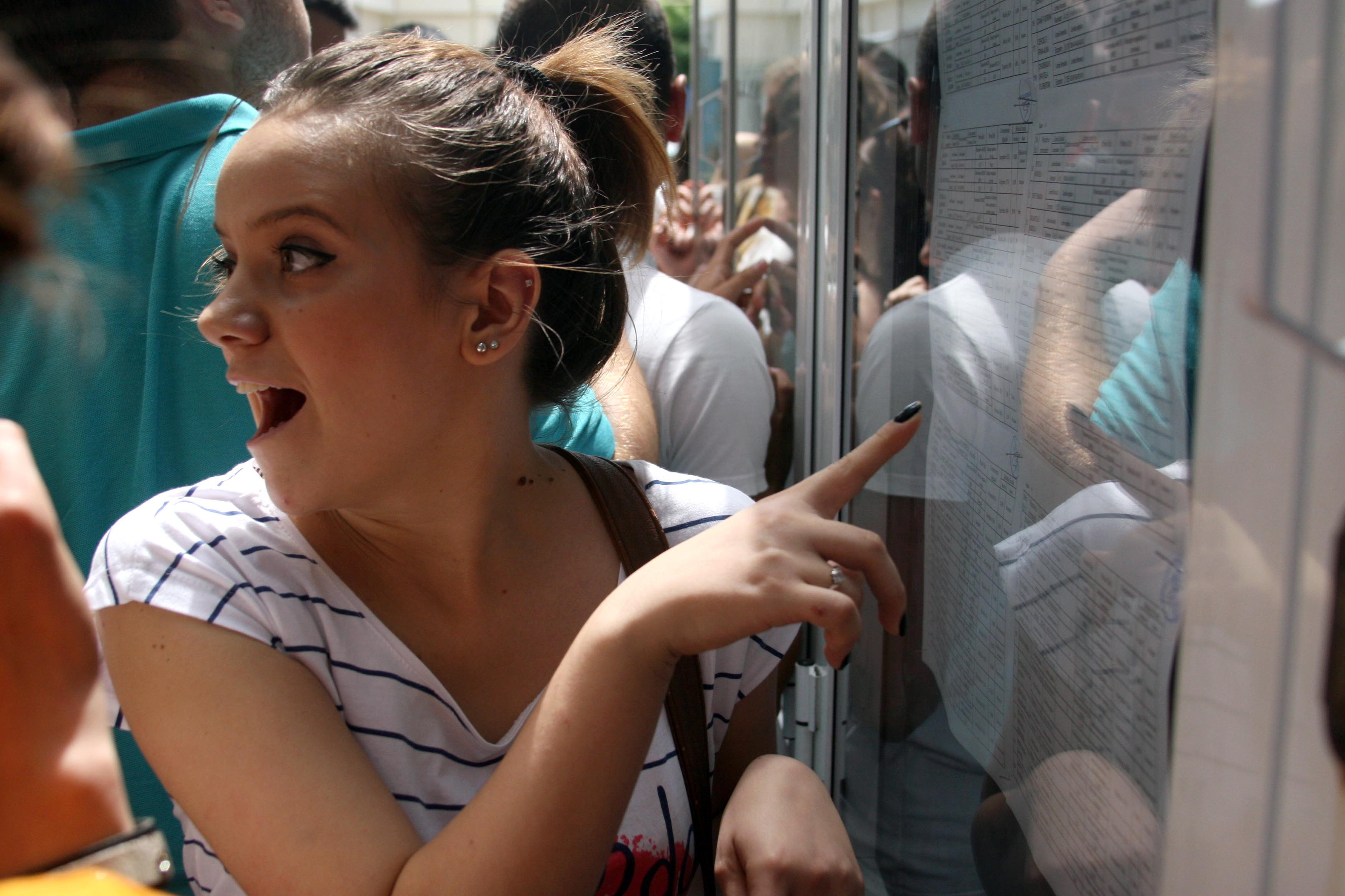 BACALAUREAT 2014. Vineri a avut loc loc ultimul examen scris, proba la alegere a profilului.Luni avem rezultatele la BAC 2014