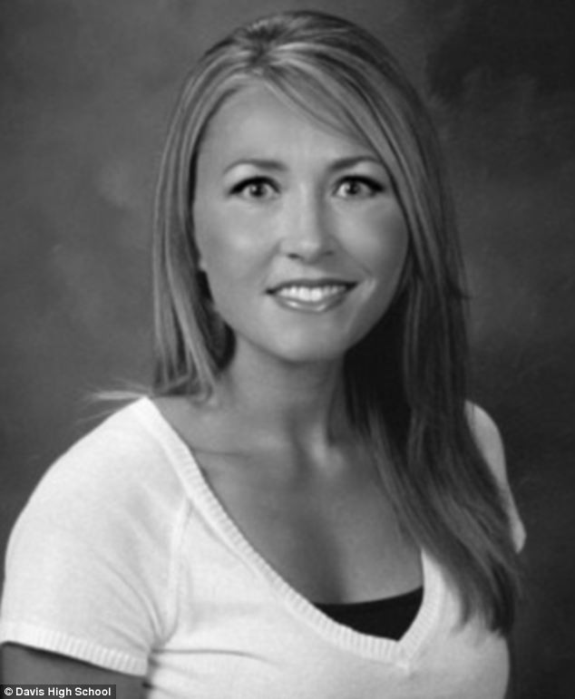 Condamnata la inchisoare pentru ca a facut sex cu trei elevi. Ce s-a aflat despre profesoara in timpul procesului