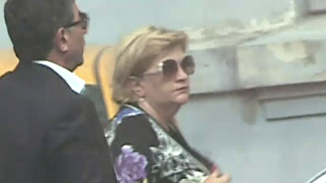 Ioana Vonica cere sa fie eliberata din arest pentru inmormantarea sotului ei. Casa familiei a devenit loc de pelerinaj