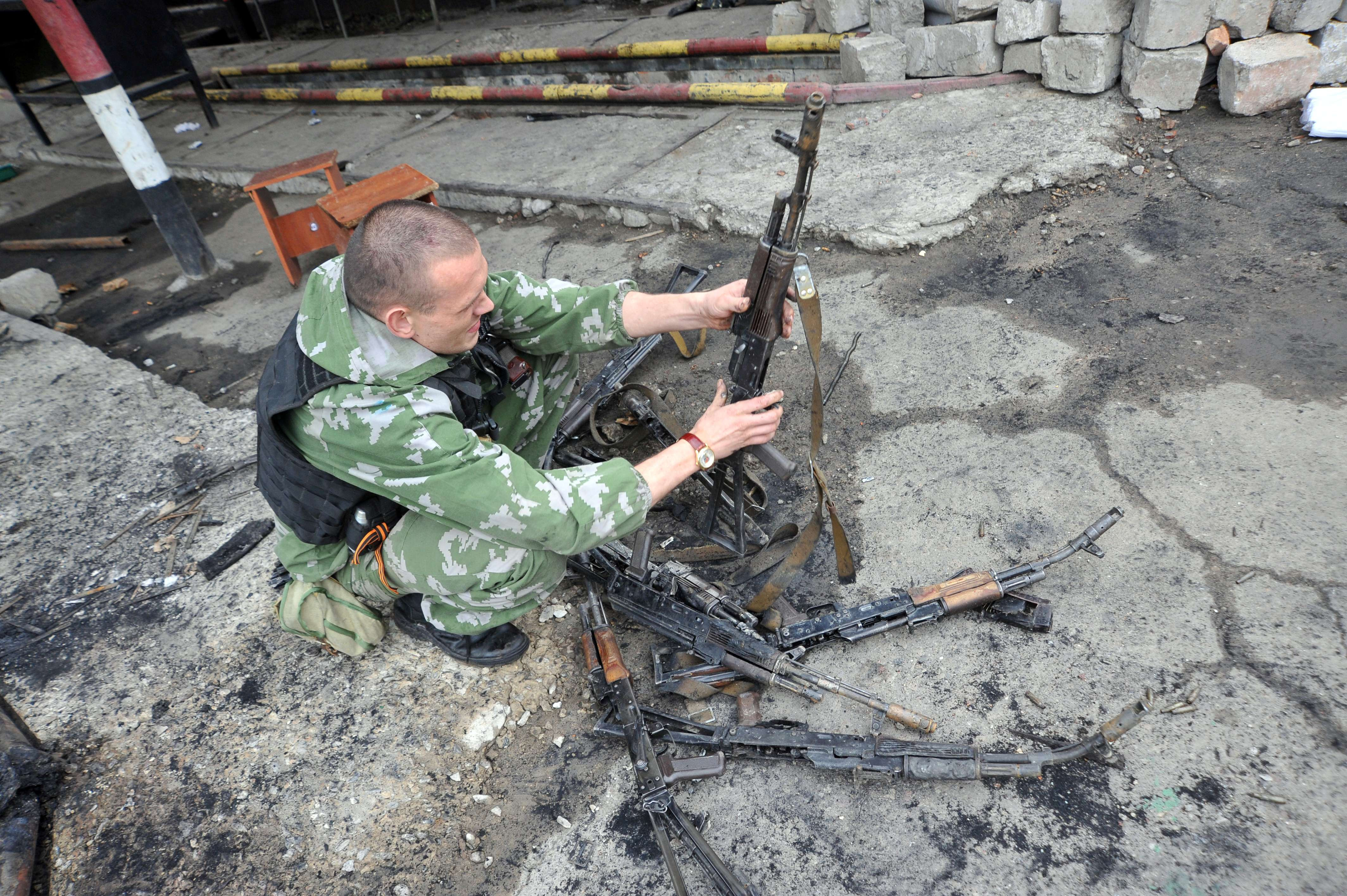 Criza in Ucraina. Hollande si Merkel i-au cerut lui Putin sa "favorizeze reluarea negocierilor"