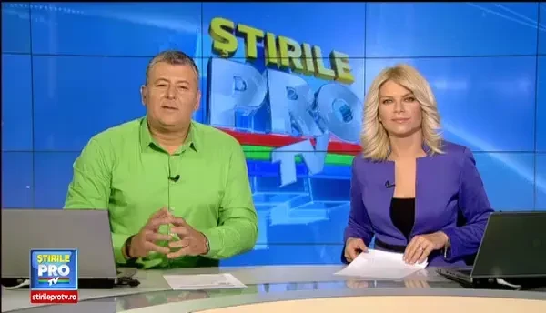 S-a urcat pe locul soferului si a "condus" masina intr-un lac. Isprava unei cateluse de 5 luni