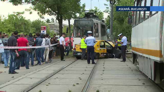 accident taxi tramvai