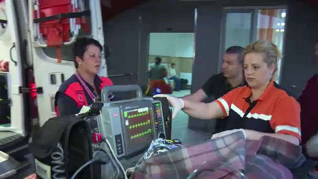 Copil de 11 ani, gasit intr-o statie de autobuz in coma alcoolica. Medicii spun ca starea sa este una foarte grava