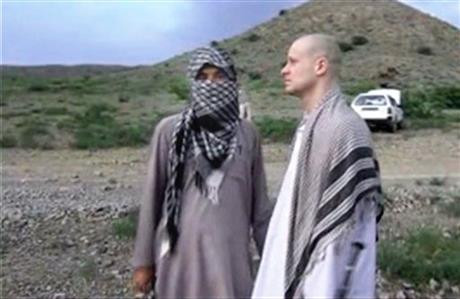 Talibanii au difuzat inregistrarea eliberarii sergentului american Bowe Bergdahl. Imaginile i-au infuriat pe americani. VIDEO
