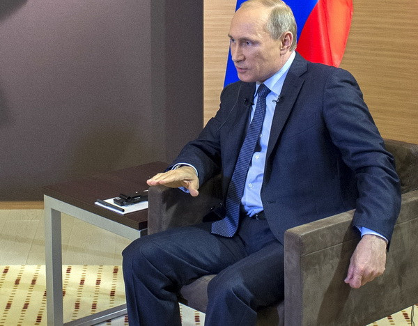 Vladimir Putin a interzis un spectacol de marionete, din cauza unor aluzii "homosexuale"