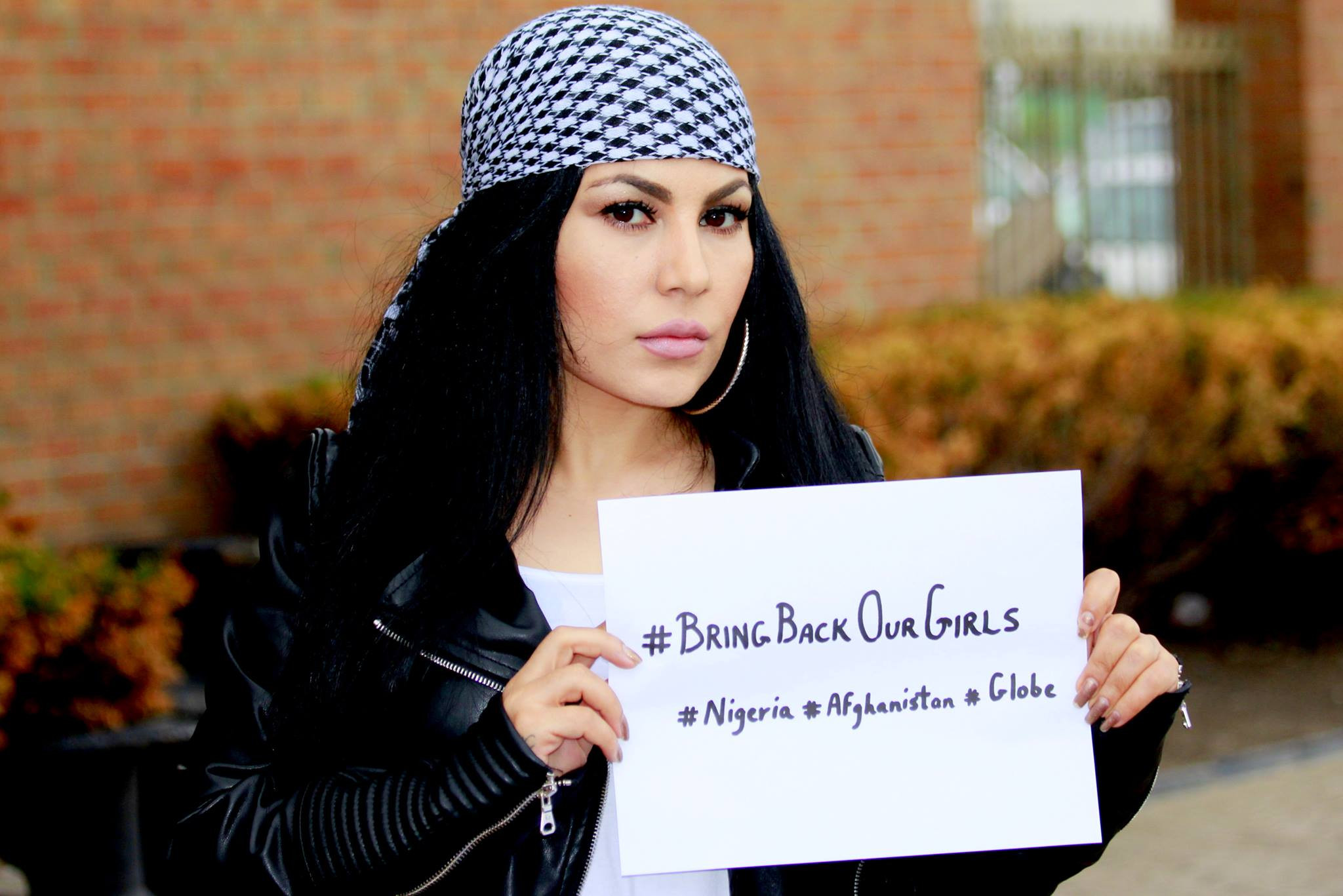 Marturiile cutremuratoare ale Aryanei Sayeed, curajoasa femeie care vrea sa aduca Afganistanul la “normalitatea” anilor ‘50