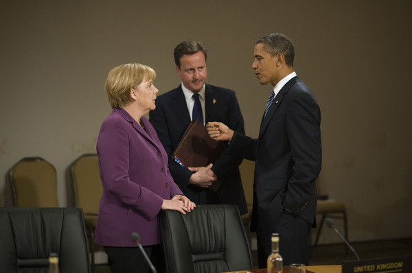 Batalia pentru sefia Europei: "Nu vom ingenunchea in fata britanicilor". Londra ameninta cu iesirea din UE, Obama intervine