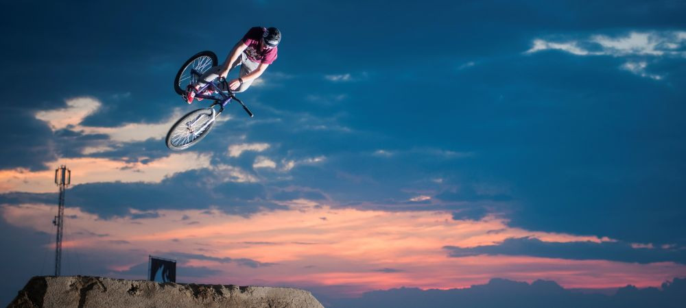 (P) Sporturile extreme cuceresc castelul Bannfy! Figuri incredibile la Electric Castle! VIDEO