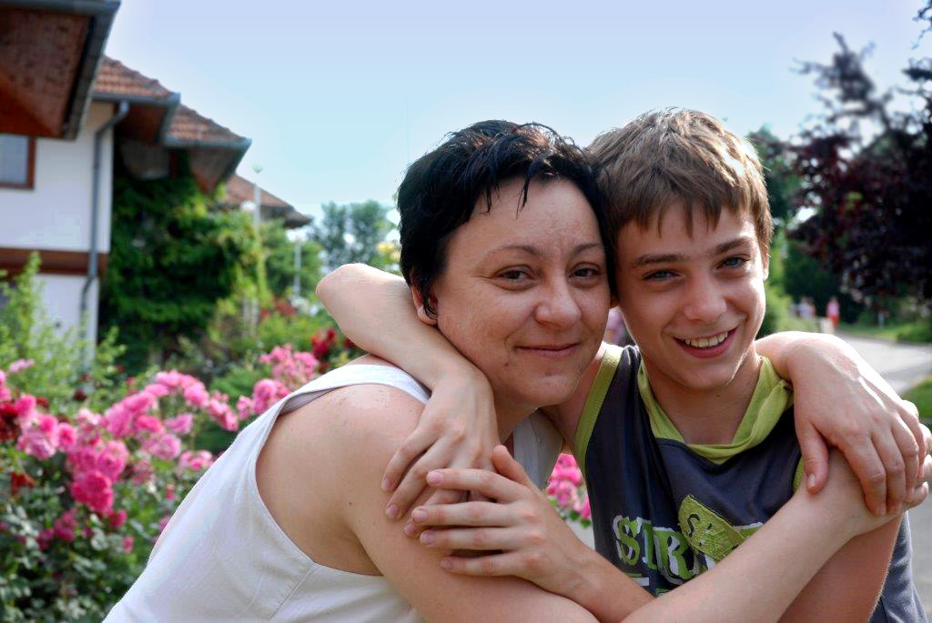 (P) De meserie mama: A crescut 16 copii, niciunul al ei