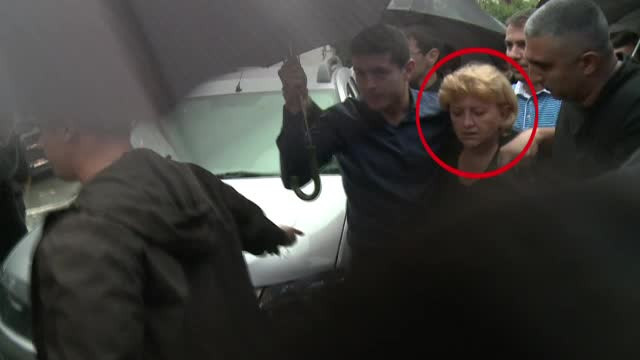 Vaduva miliardarului Ilie Vonica a avut doar 3 ore ca sa-si planga sotul. Inmormantarea este duminica, dar ea este in arest