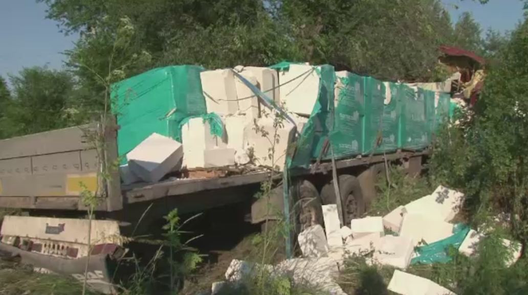 Un TIR ramas fara frane a distrus un bar din Vaslui. Proprietarul localului se pregatea sa inchida cand a avut loc accidentul