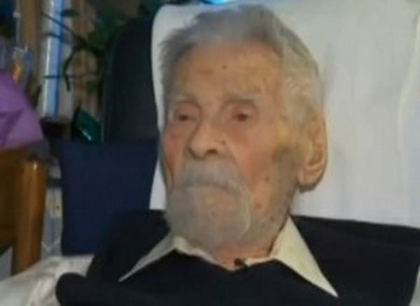 Alexander Imich, declarat recent cel mai batran barbat din lume, a murit la varsta de 111 ani. Era expert in paranormal