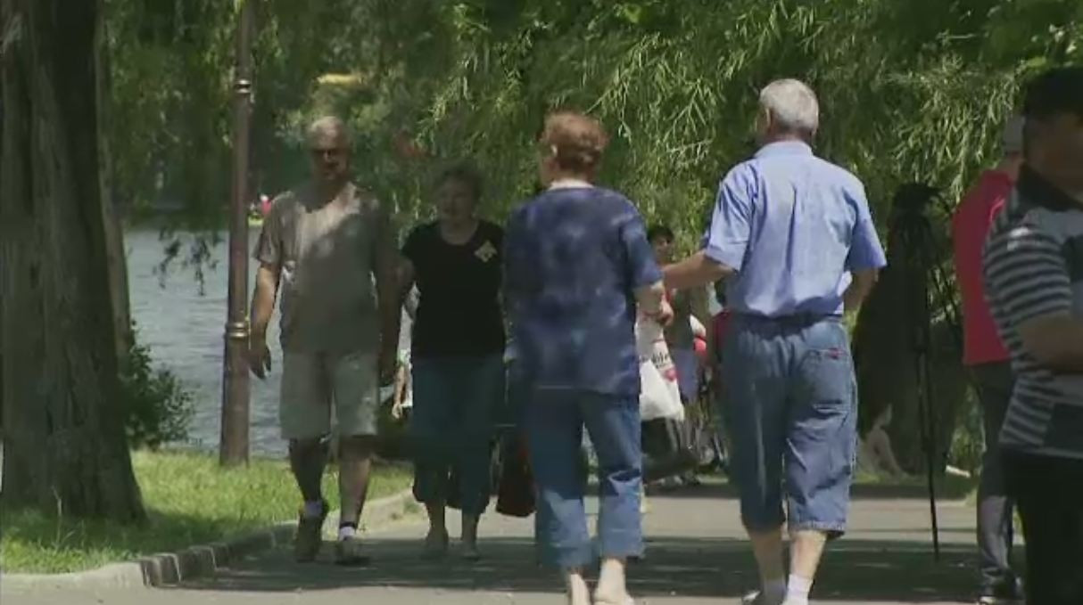 In parcuri, la gratare, la munte sau la stranduri. Ce au facut romanii de Rusalii, in cea mai calduroasa zi din acest an