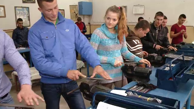 Efectul MasterChef intr-o tara ce are mare nevoie de MESERIASI. Un bucatar poate ajunge sa castige si 8.000 de euro/luna