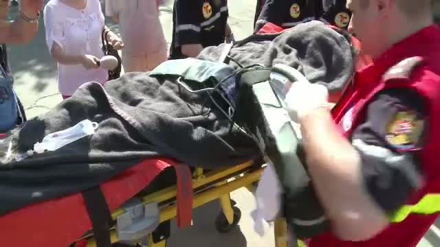 Barbatul din Galati care si-a injunghiat sotia de 10 ori a fost retinut. Femeia a fost operata si e in afara oricarui pericol