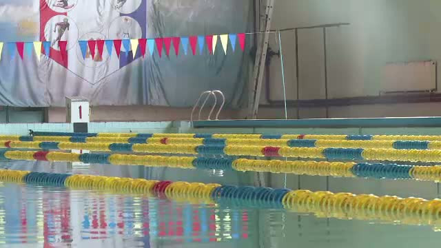 Moarte suspecta la Clubul Sportiv Municipal din Ploiesti. Paznicul bazei a fost gasit mort, in bazinul de inot