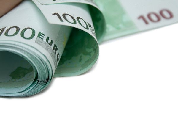 Renunti la Romania si castigi 2.500 de euro pe luna si de ce vor scadea salariile, in 2014