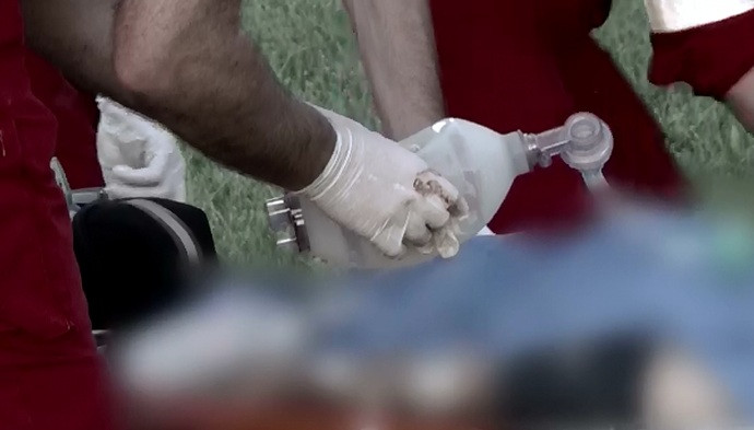 Doi adolescenti, de 17 si 14 ani, care se intorceau la dializa si soferul ambulantei au fost spulberati de un TIR