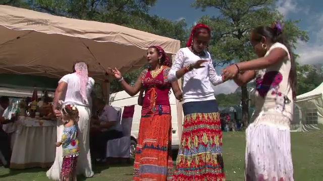 "Ce sa facem noi cu loveaua?". Moneda tiganeasca de pe internet pe care supusii lui Cioaba nici nu stiu sa o foloseasca