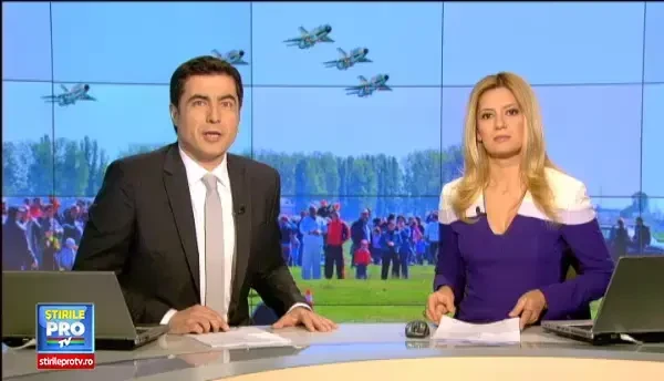 Spectacol militar si aviatic in Buzau. Mii de oameni au participat la mitingul de la Boboc