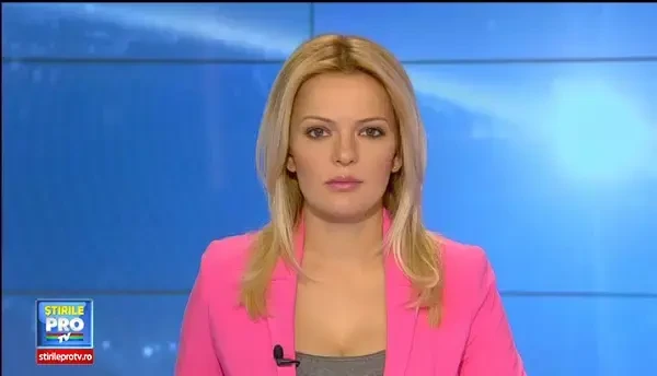 S-a trezit cu masina in flacari, in timpul mersului. Pompierii nu au mai putut salva nimic din bolidul de zeci de mii de euro