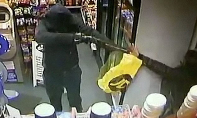 Curaj iesit din comun pentru o femeie din Marea Britanie. "Nu-mi explic, instinctul matern a preluat controlul"