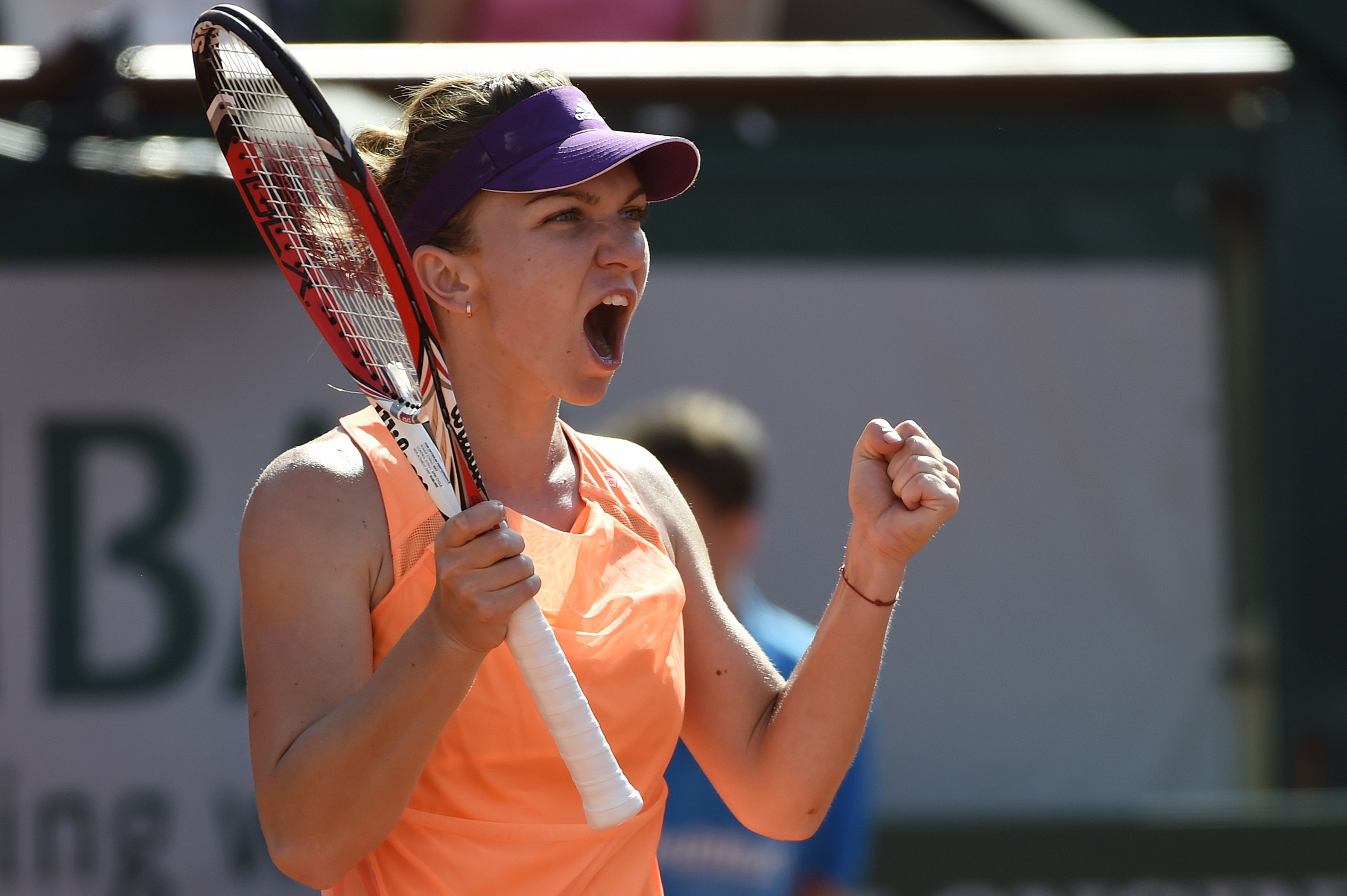 Ce scrie presa din Marea Britanie despre operatia de micsorare a bustului, pe care a suferit-o Simona Halep